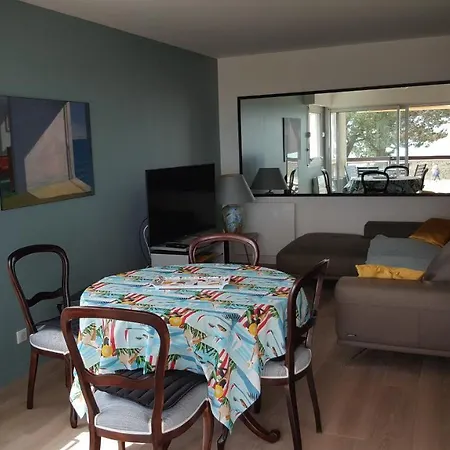 Apartamento Front De à *